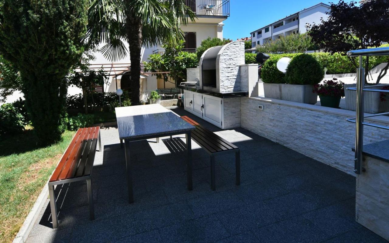 Apartments Mary Malinska Luaran gambar