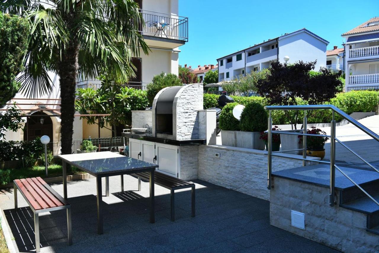 Apartments Mary Malinska Luaran gambar