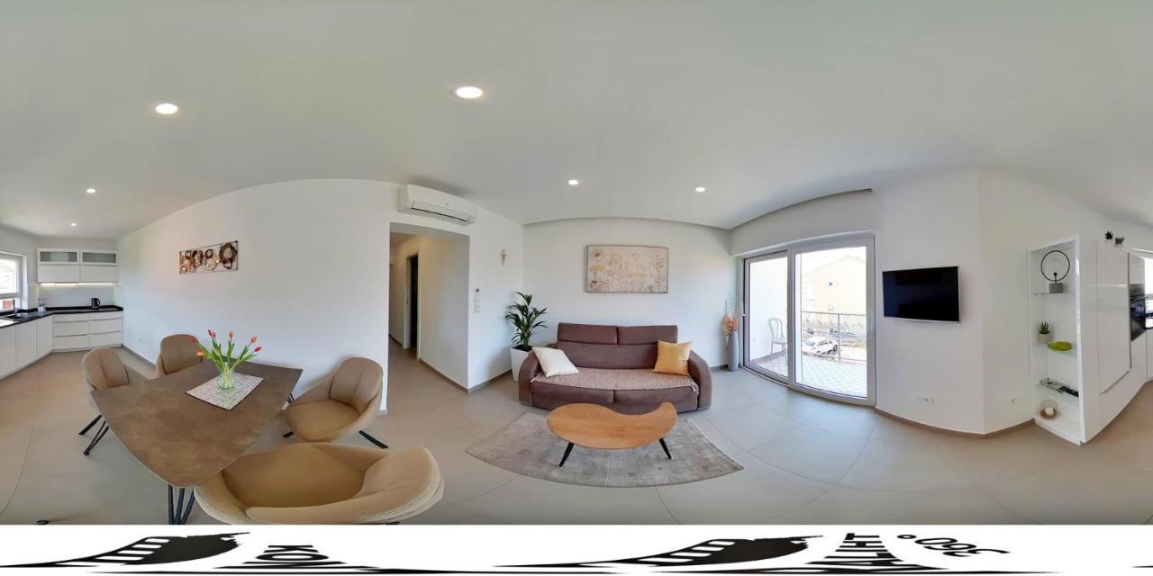 Apartments Mary Malinska Luaran gambar